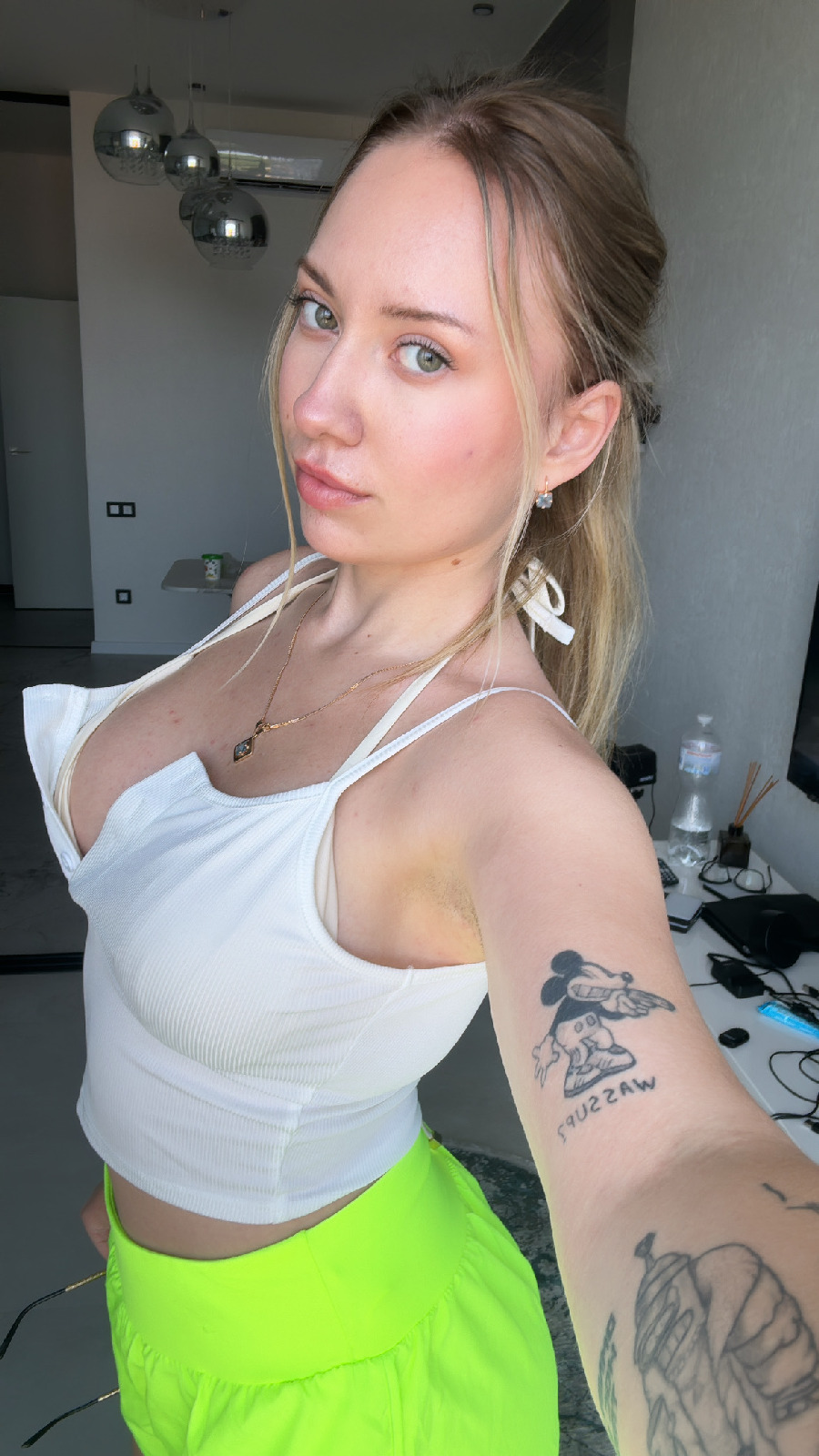 KateV in her underwear in Aleppo