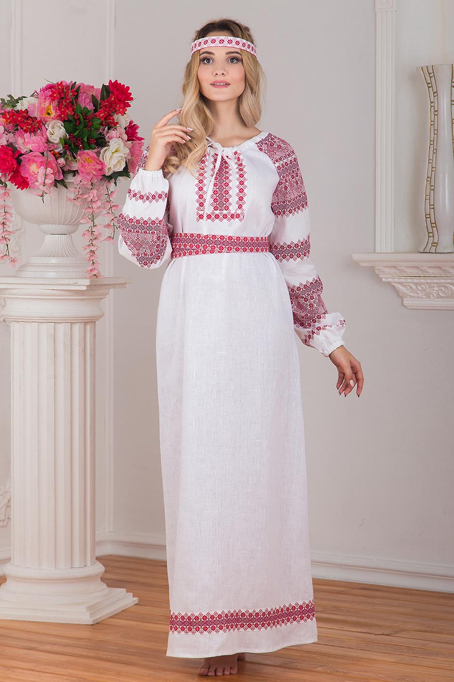 Women in Slavic costumes in Aleppo