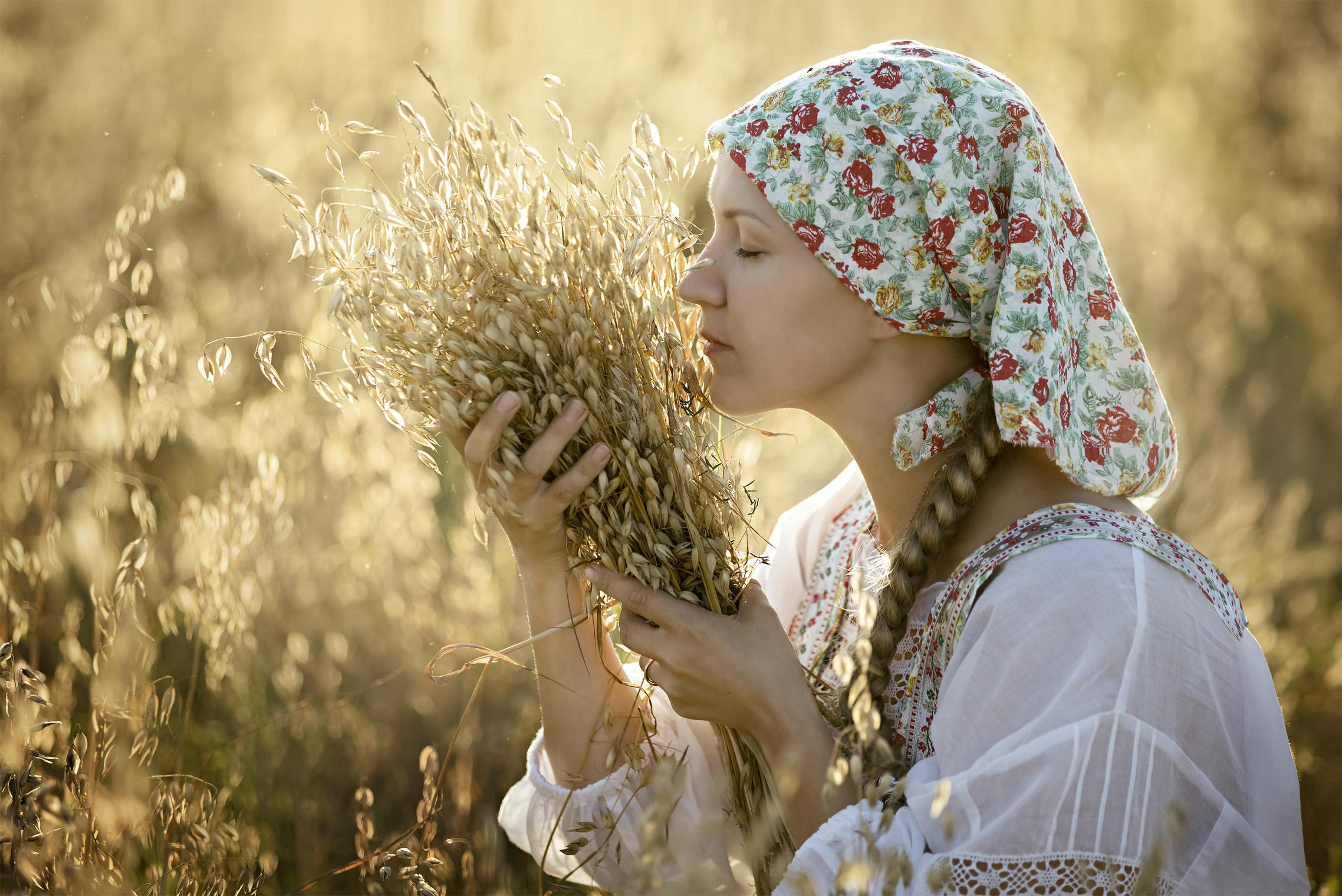 Photo Women in Slavic costumes in Aleppo