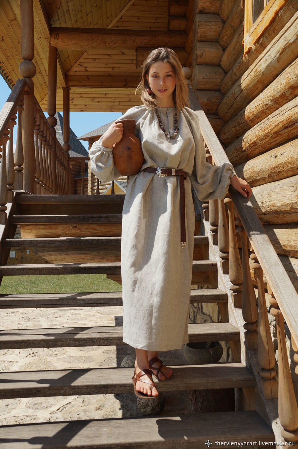 Girls in Slavic costumes in Aleppo