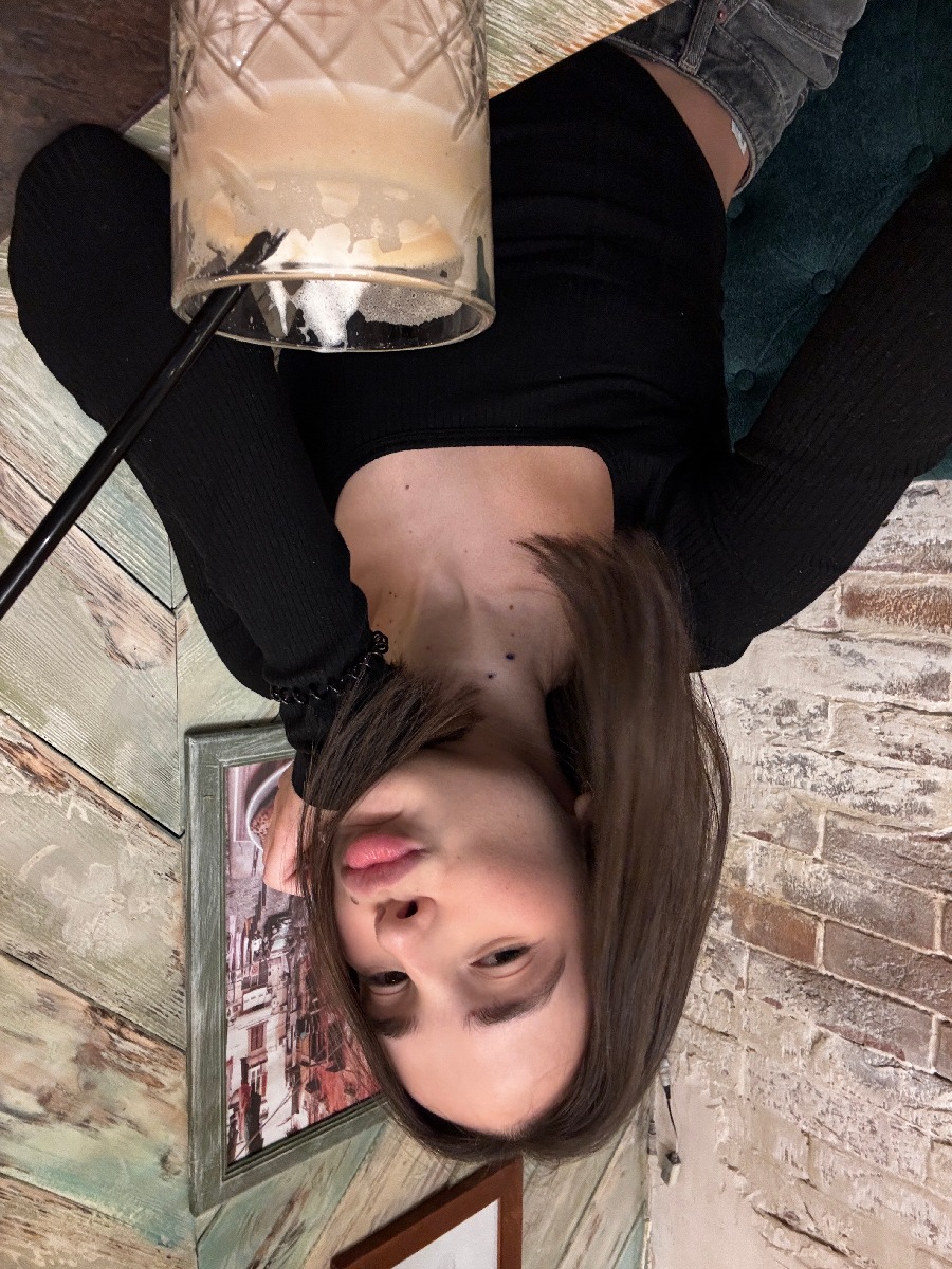 Fresh photos, fresh mood — Tina online in Aleppo